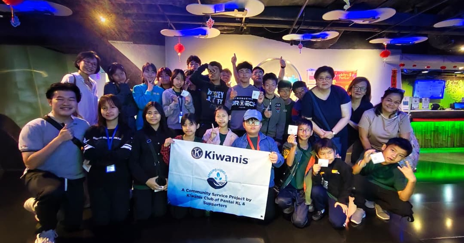 A Meaningful Day of Learning and Care: Lovns Cafe Sponsors Aquaria KLCC Visit