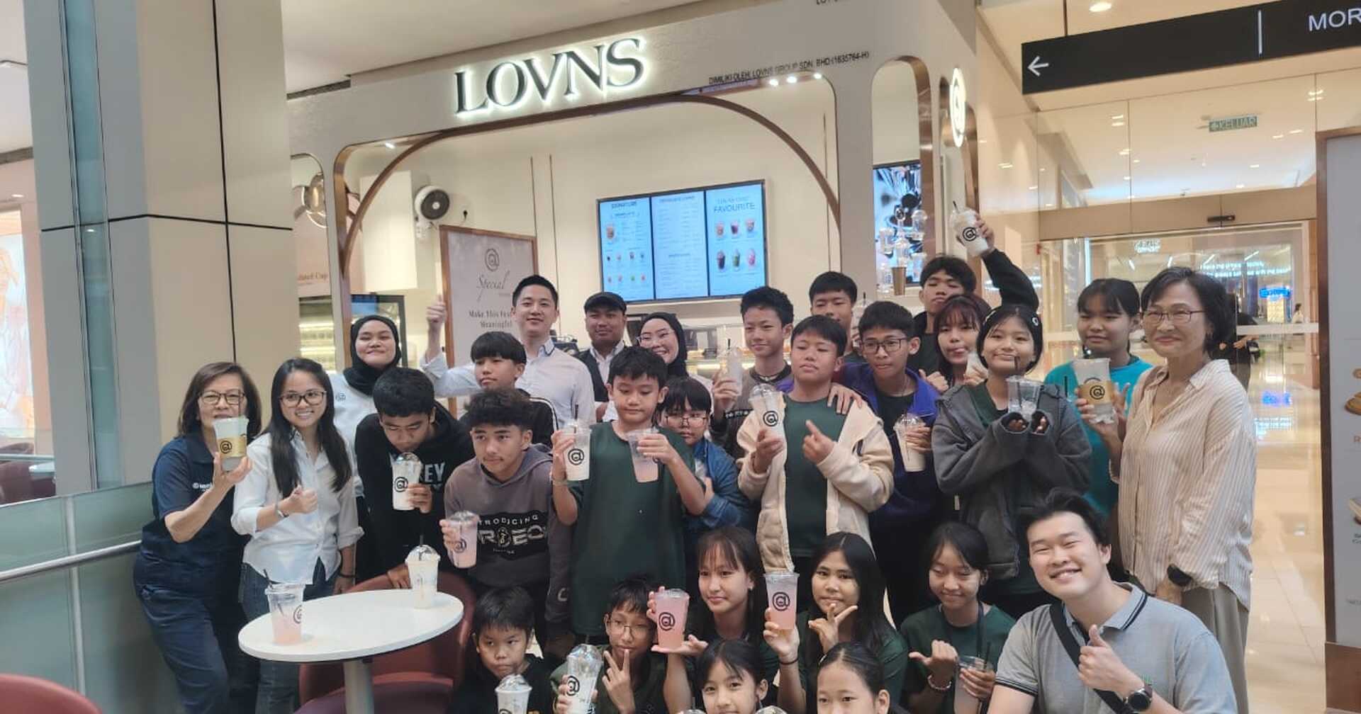 A Meaningful Day of Learning and Care: Lovns Cafe Sponsors Aquaria KLCC Visit